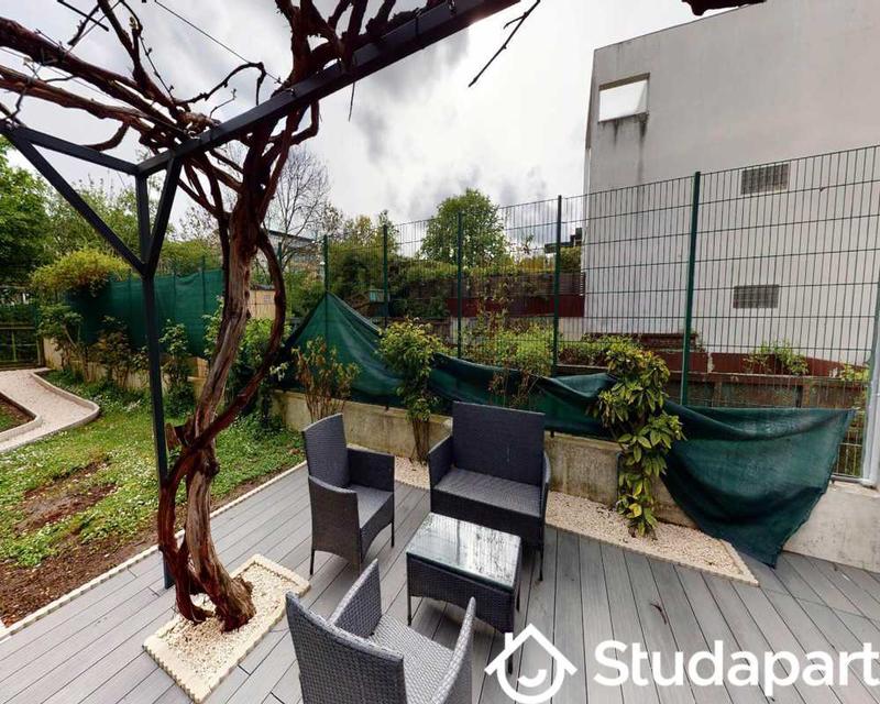 Chambre - 95 m² - 1 pièce