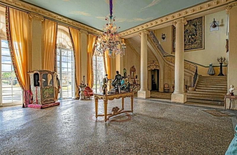 Manoir - 2 500 m² - 38 pièces