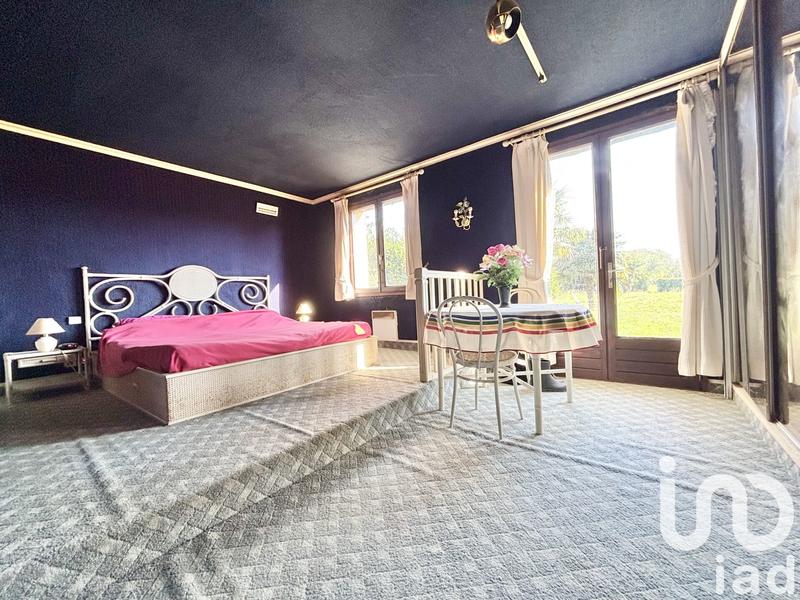 Maison - 215 m² - 8 pièces