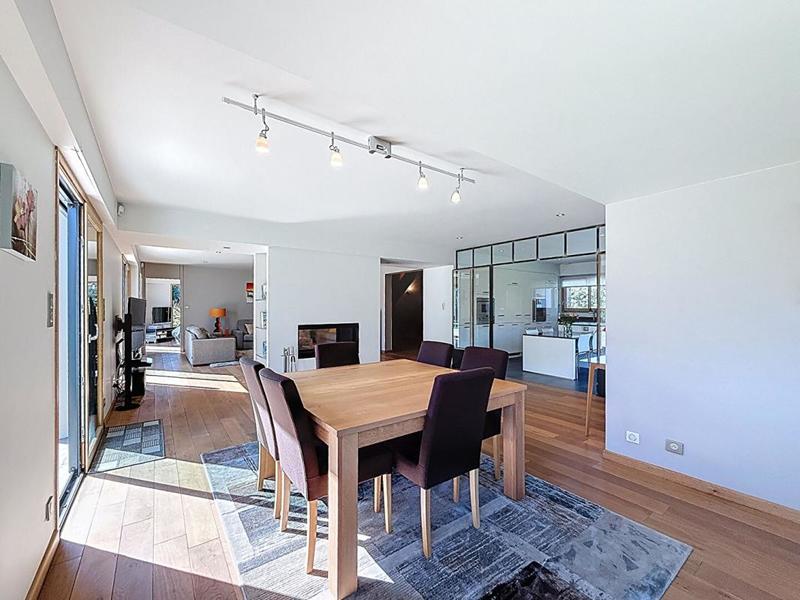 Maison - 235 m² - 7 pièces