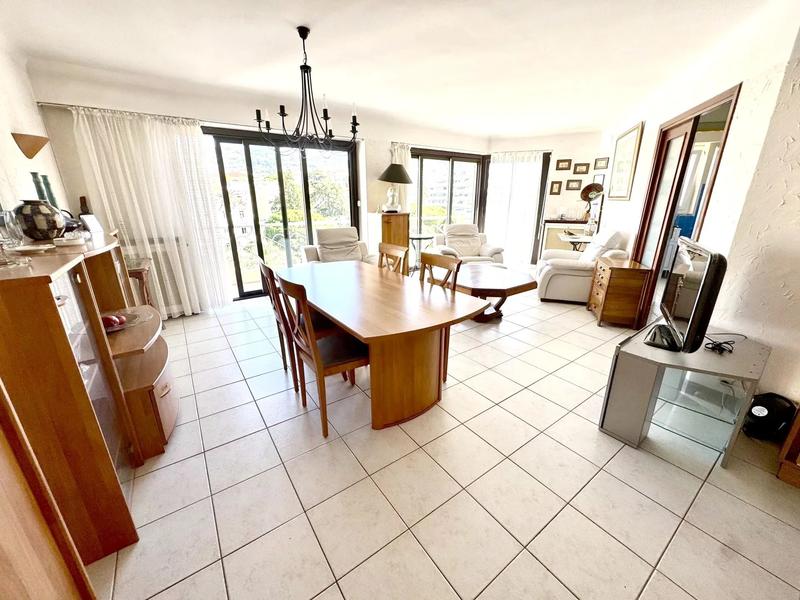 Appartement - 83 m² - 3 pièces