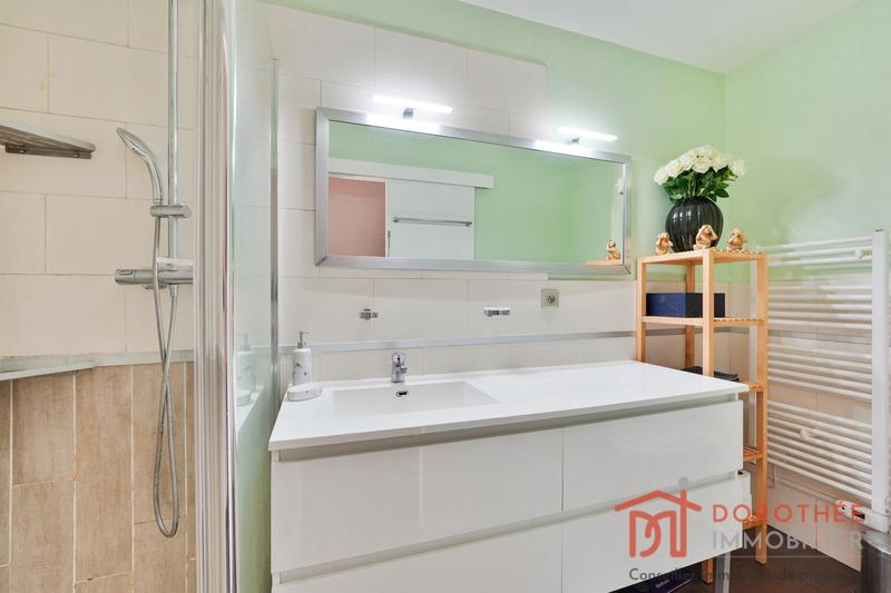 Maison - 212 m² - 8 pièces