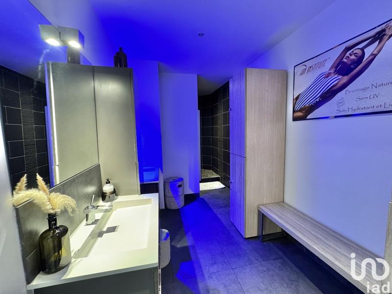 Local commercial - 221 m²