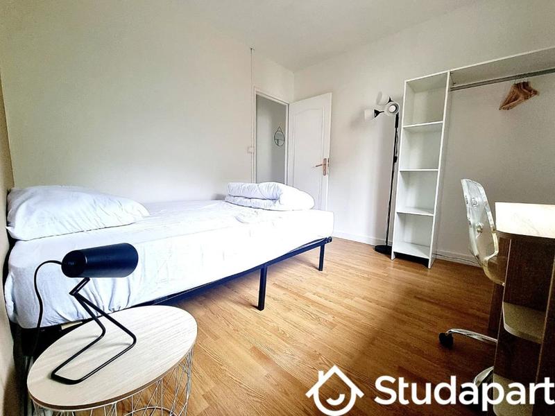 Chambre - 12 m² - 1 pièce