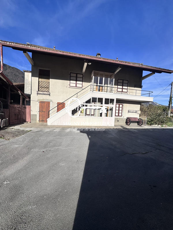 Maison - 140 m² - 7 pièces