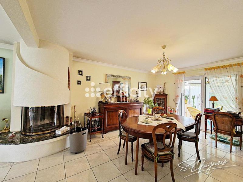 Pavillon - 165 m² - 6 pièces