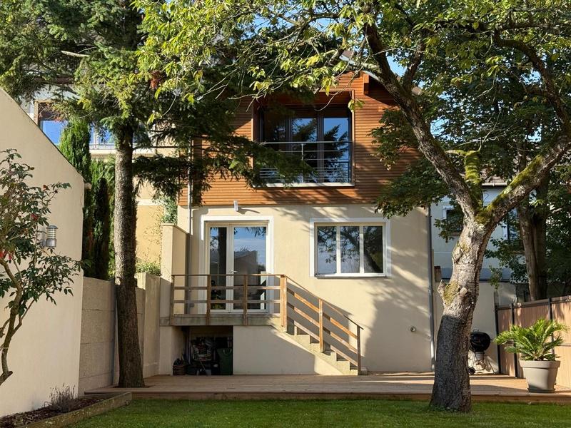 Maison traditionnelle - 145 m² - 6 pièces