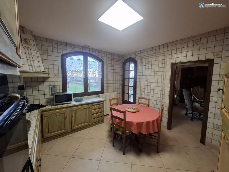 Maison traditionnelle - 149 m² - 5 pièces