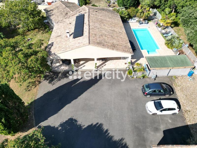 Maison - 198 m² - 7 pièces