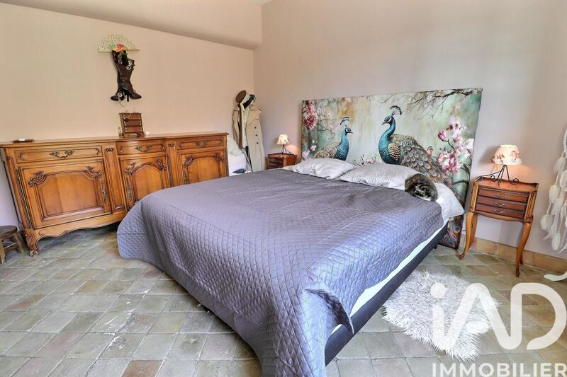 Maison - 252 m² - 8 pièces