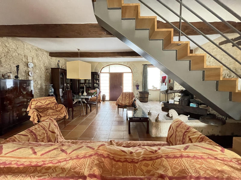 Maison - 417 m² - 8 pièces