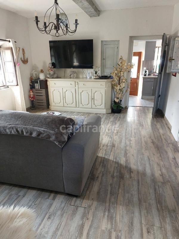 Maison - 240 m² - 6 pièces