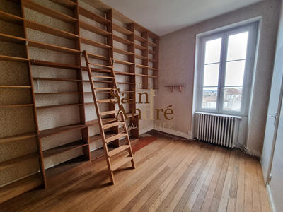 Maison - 200 m² - 8 pièces