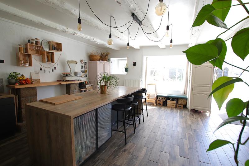 Maison - 181 m² - 8 pièces