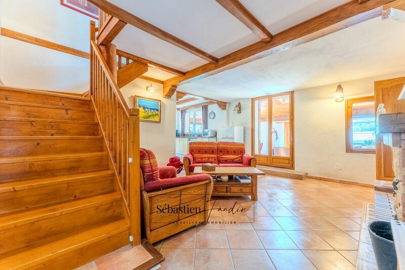 Maison - 203 m² - 7 pièces