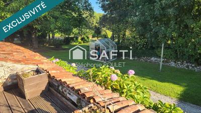 Maison - 210 m² - 9 pièces