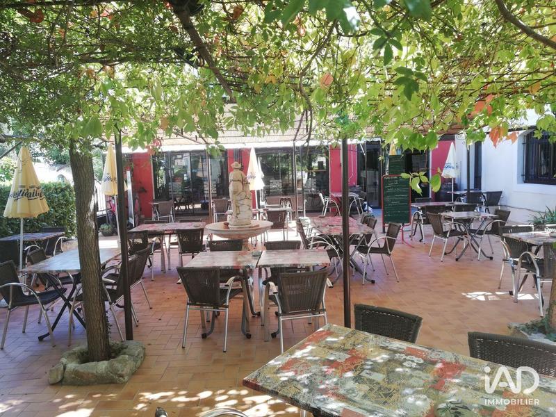 Local commercial - 242 m²