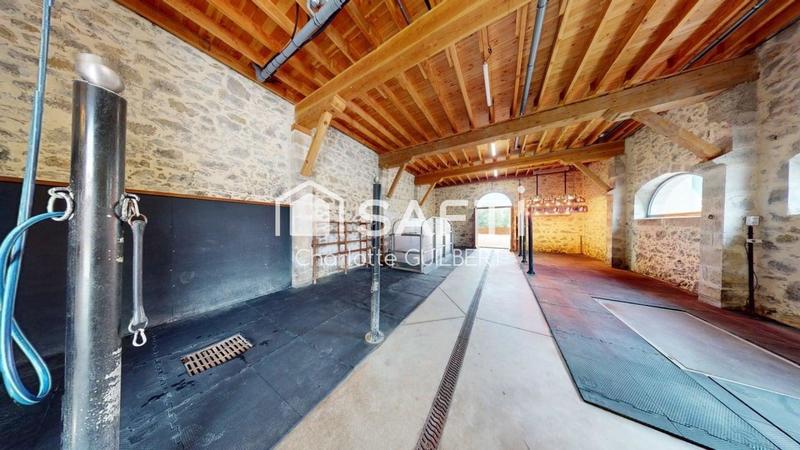 Maison - 265 m² - 6 pièces