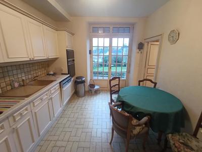 Maison - 151 m² - 8 pièces