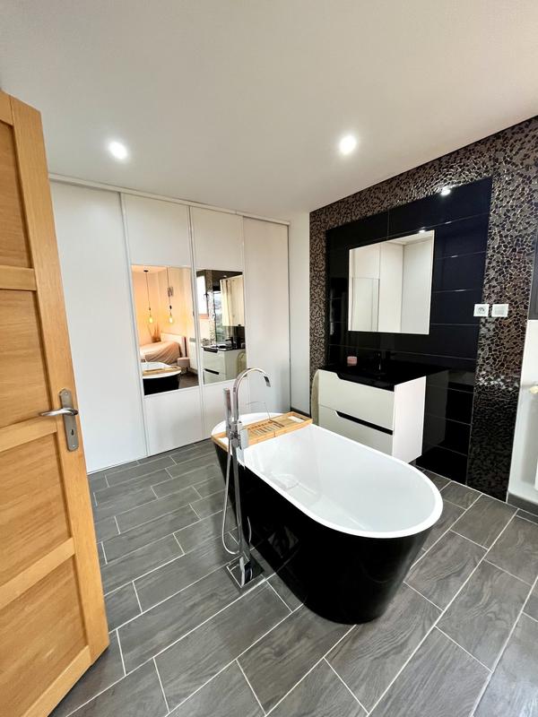 Maison contemporaine - 182 m² - 6 pièces