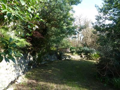 Maison - 760 m² - 13 pièces