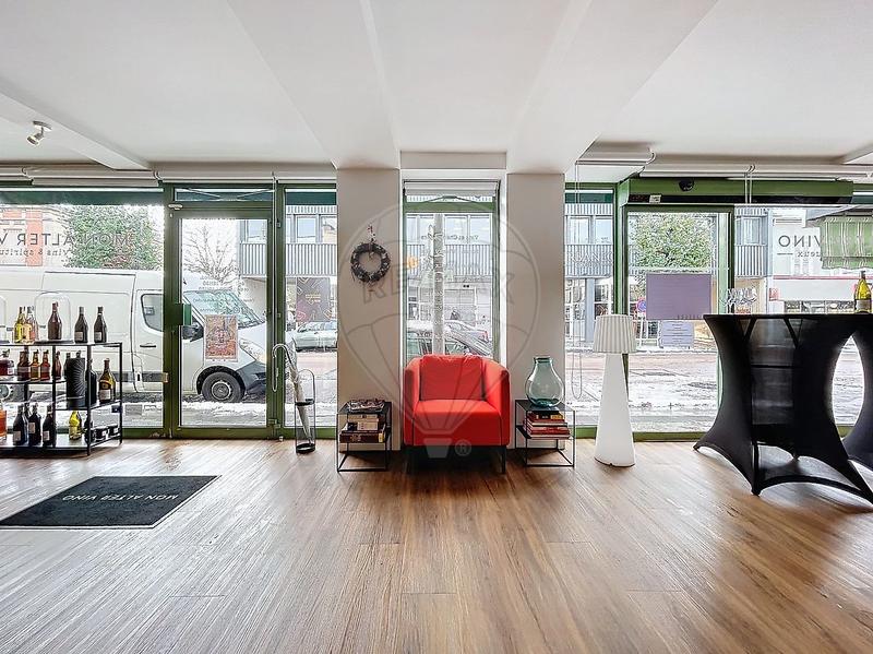 Magasins - 97 m² - 4 pièces