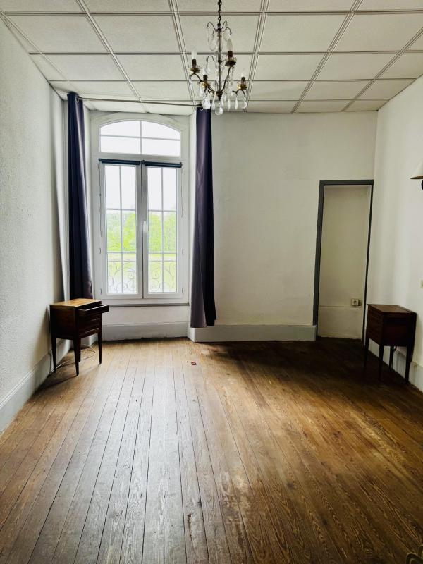 Appartement - 730 m² - 22 pièces