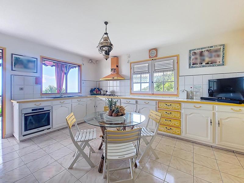 Maison - 290 m² - 9 pièces