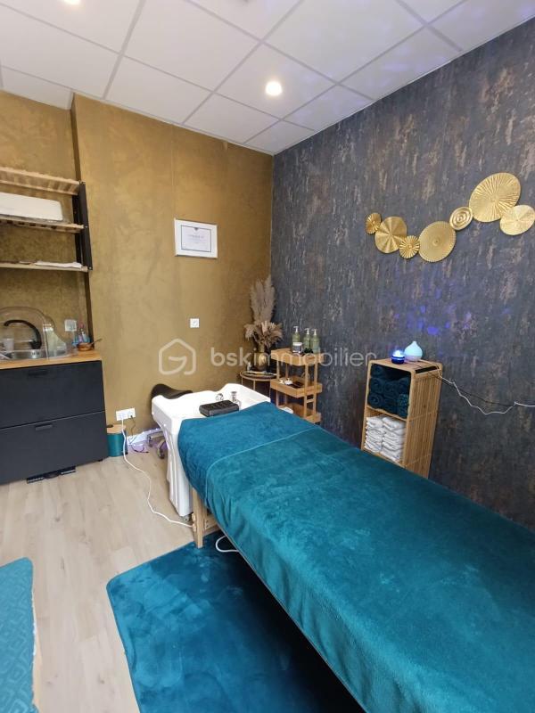 Local commercial - 226 m² - 10 pièces