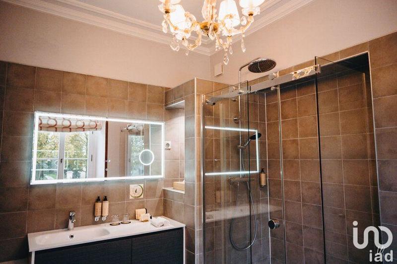 Local commercial - 1 200 m²