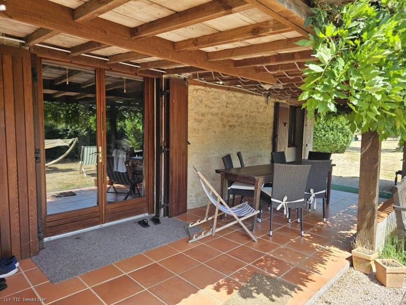 Maison en pierre - 140 m² - 9 pièces