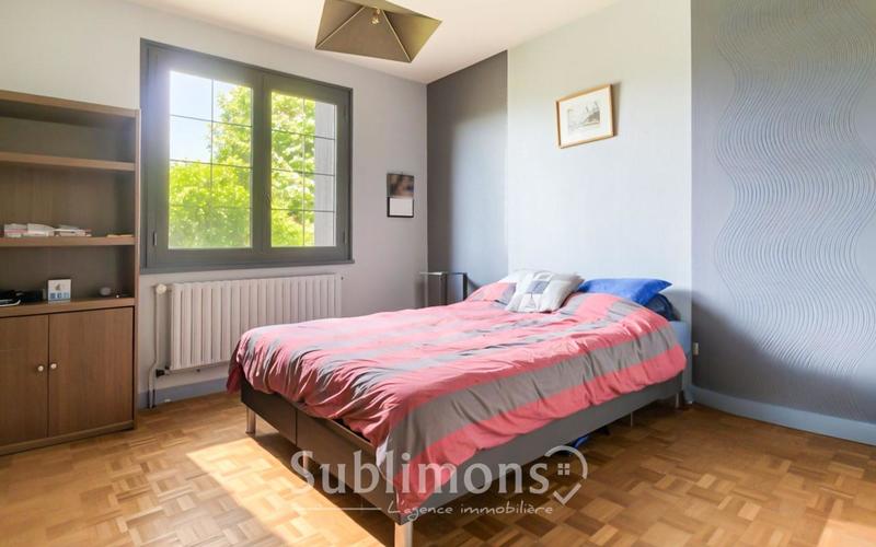 Maison traditionnelle - 157 m² - 6 pièces