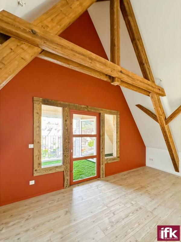 Loft - 90 m² - 5 pièces