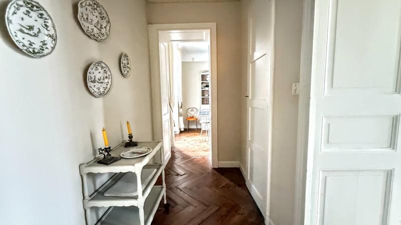 Propriété - 225 m² - 8 pièces