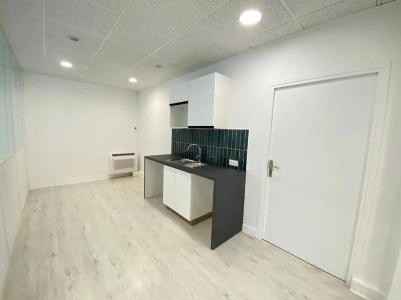 Bureau - 623 m²