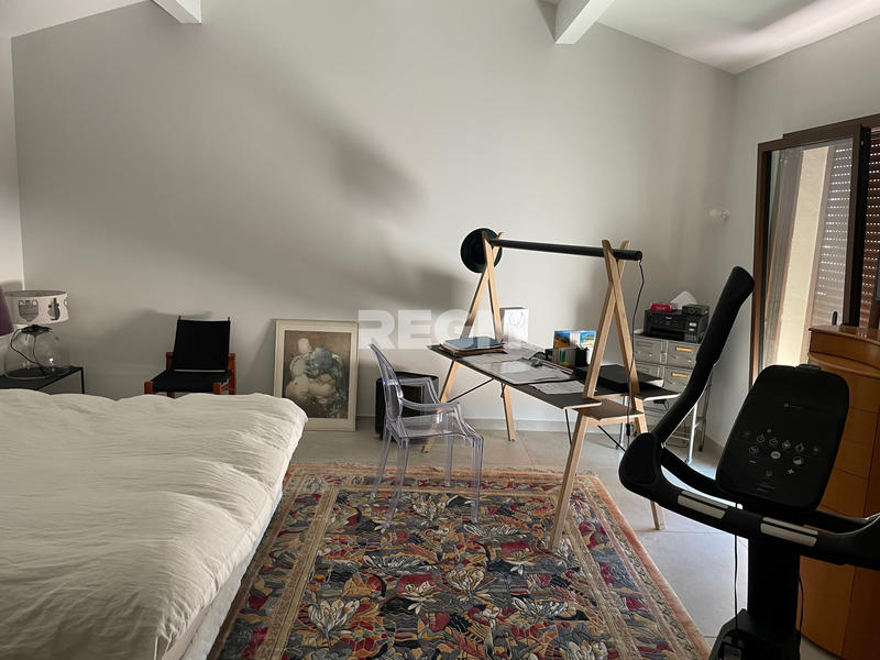 Mas - 260 m² - 6 pièces