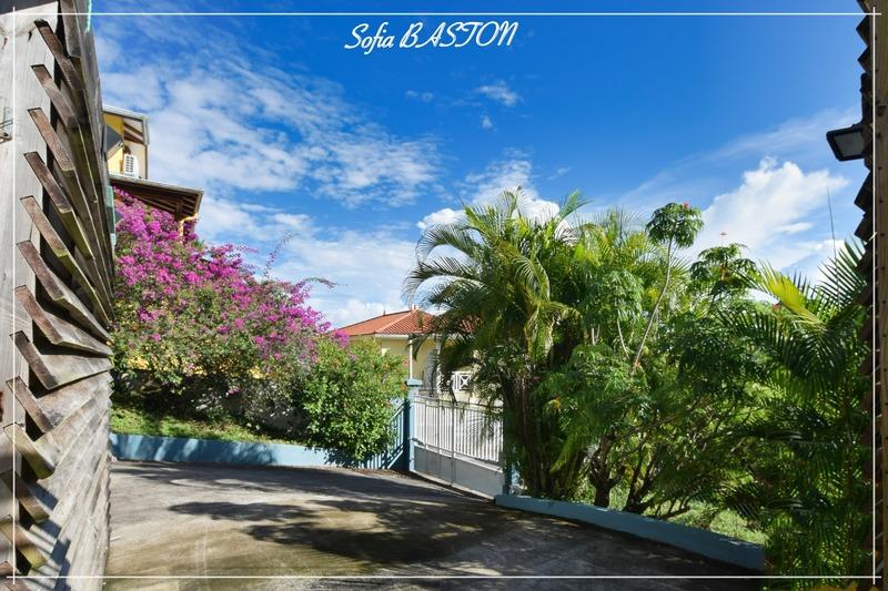 Maison - 99 m² - 4 pièces