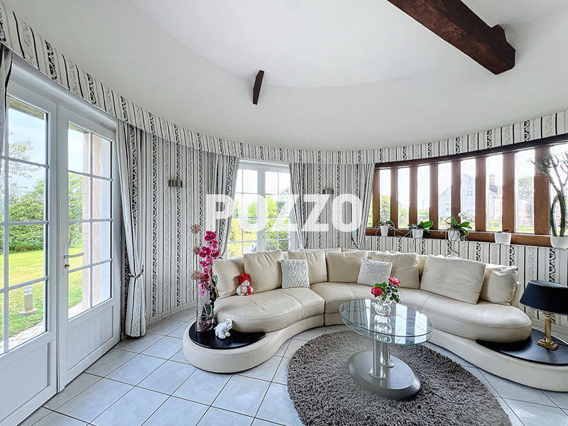 Maison - 255 m² - 8 pièces