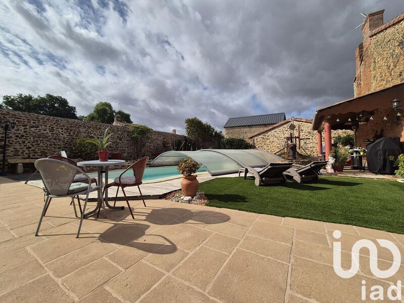 Maison - 227 m² - 6 pièces