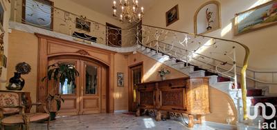 Maison - 334 m² - 10 pièces