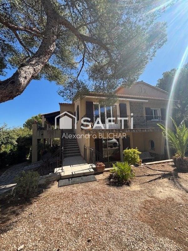 Villa - 240 m² - 7 pièces