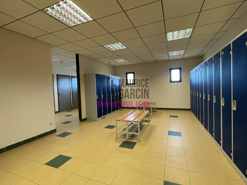 Local d'activités - 900 m²