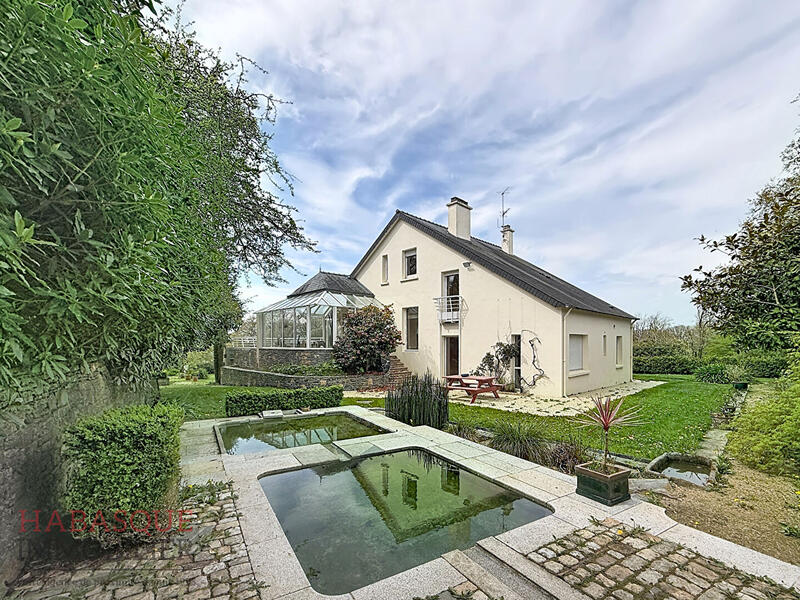 Maison - 205 m² - 7 pièces