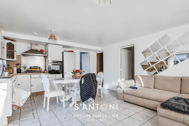 Maison - 137 m² - 6 pièces