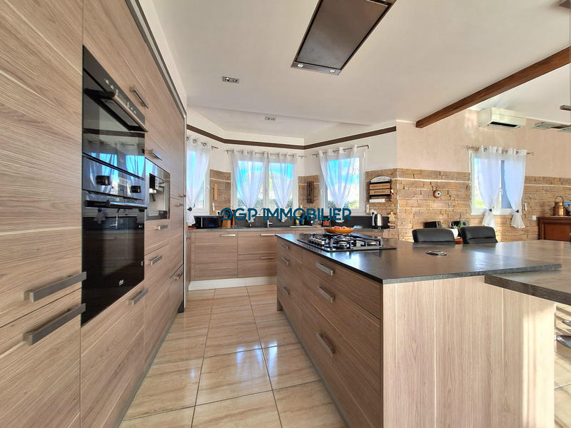 Maison - 160 m² - 4 pièces