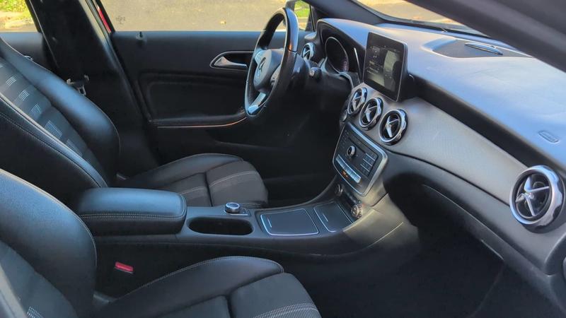 Mercedes Classe Gla 200 d 136 7g-Dct Sensation - Automatique Toit ouvrant