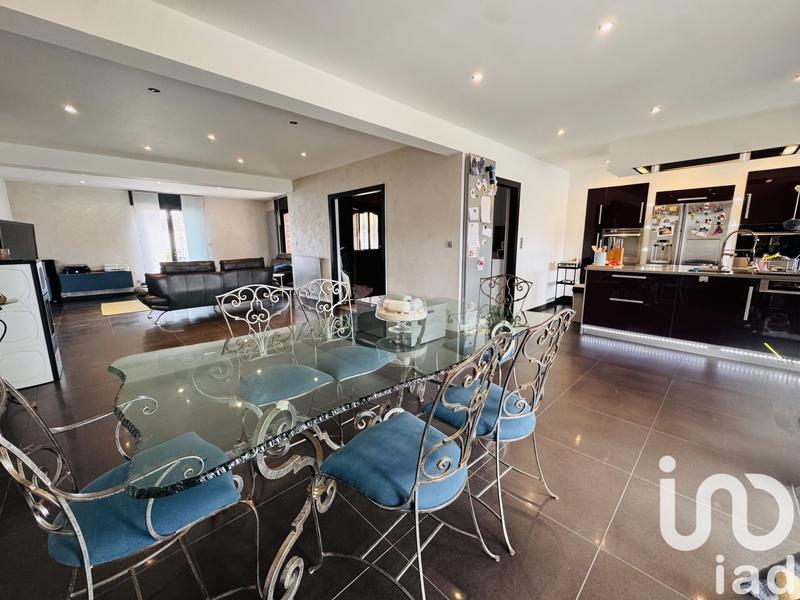 Maison - 195 m² - 7 pièces