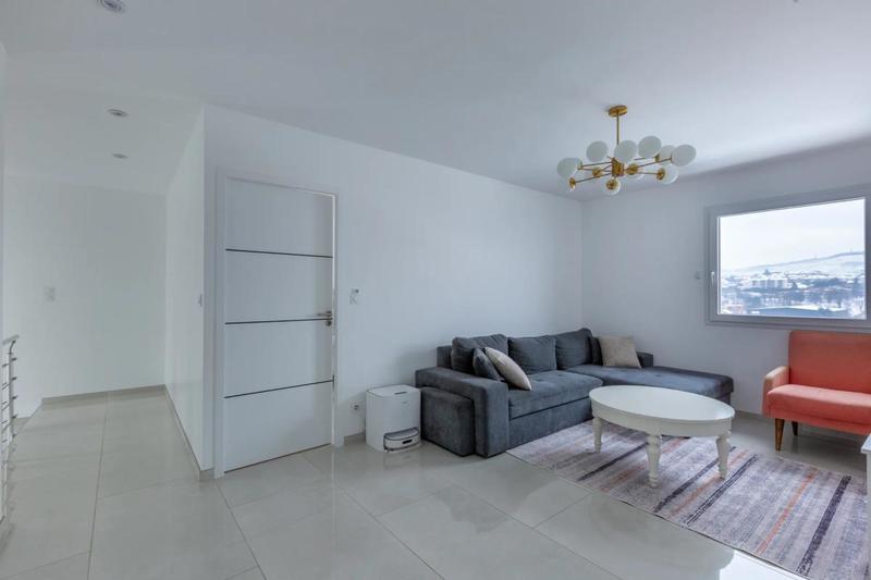 Maison - 142 m² - 6 pièces