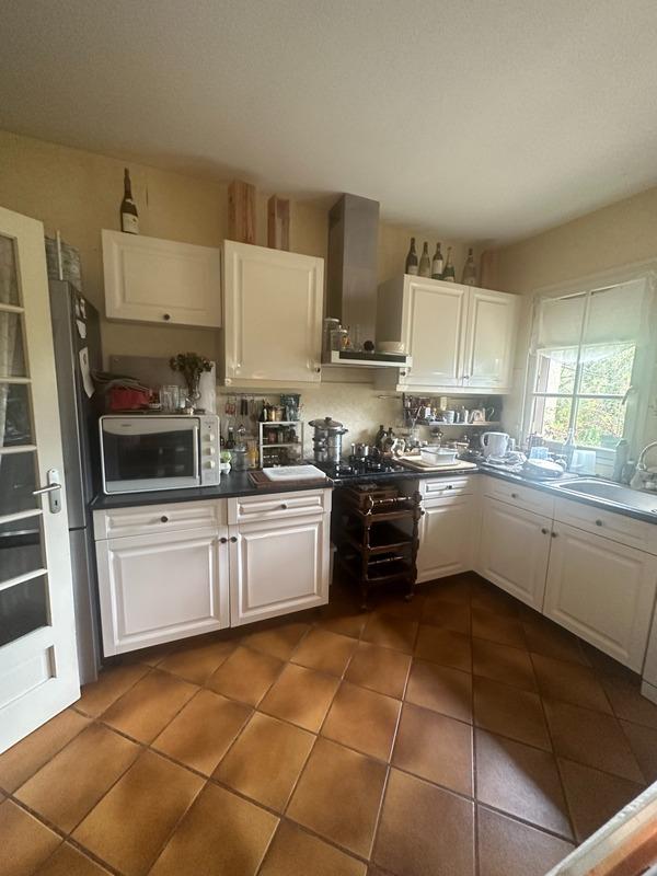 Maison - 215 m² - 10 pièces