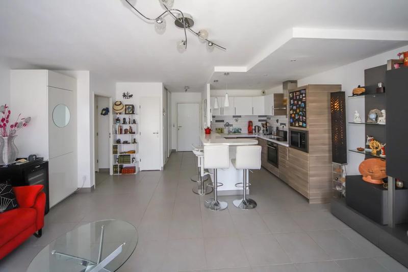 Appartement - 80 m² - 4 pièces